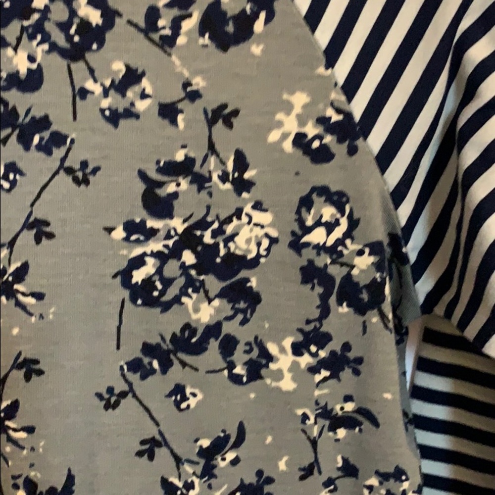 LulaRoe Randy - Picture 2 of 3